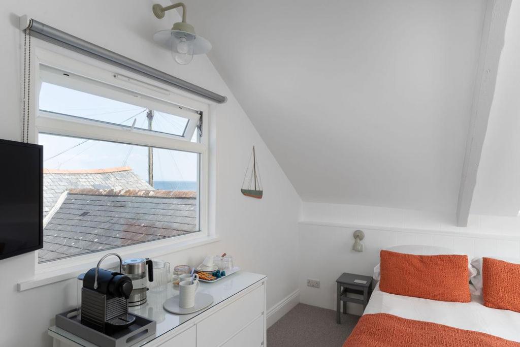 The Old Pilchard Works Bed & Breakfast Mousehole Exterior photo